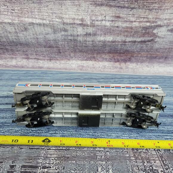 Vintage H.O Train Car Amtrak passenger observation Train car silver, red, & Blue - Picture 12 of 12